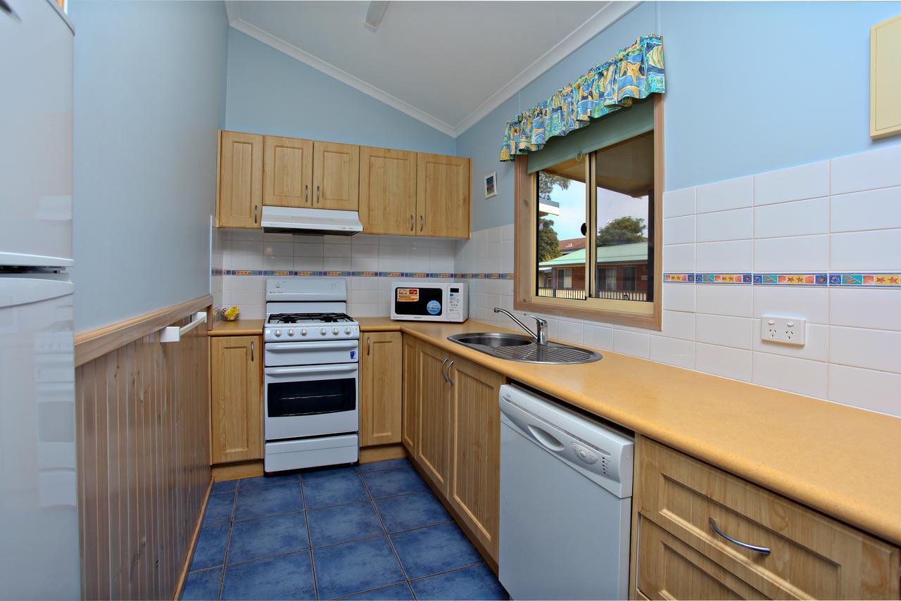 Koonwarra Holiday Park Lakes Entrance Exterior photo